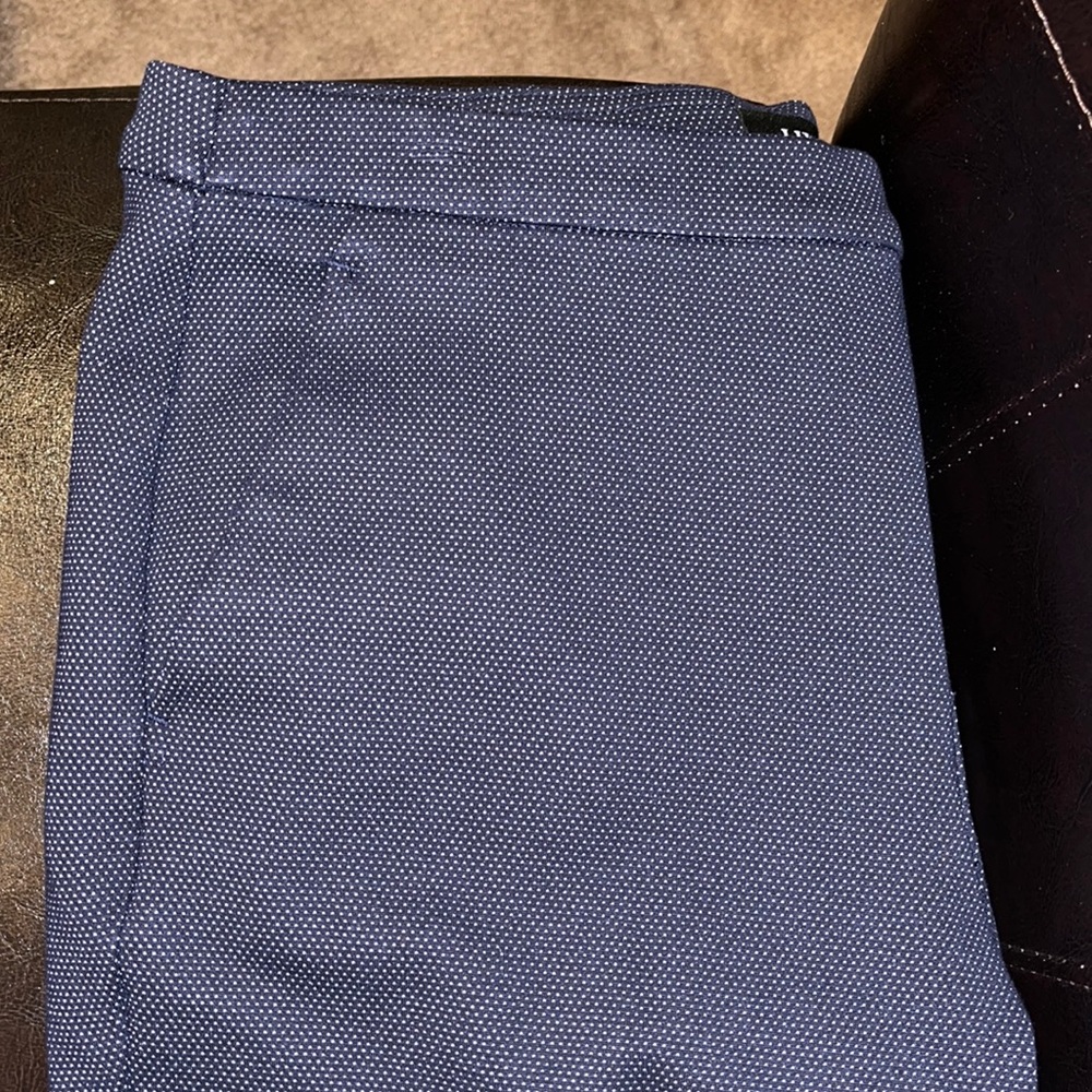 Women’s Liverpool brand pull on ankle dress pants. Navy blue & tiny white fleck
